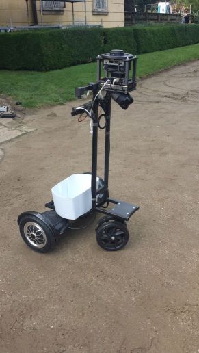 tanečník Unidroids